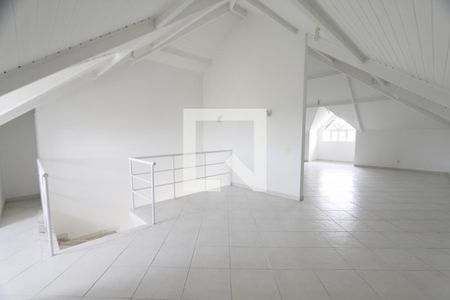 Casa de condomínio à venda com 470m², 4 quartos e 4 vagassótão