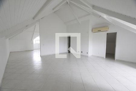 Casa de condomínio à venda com 470m², 4 quartos e 4 vagassótão