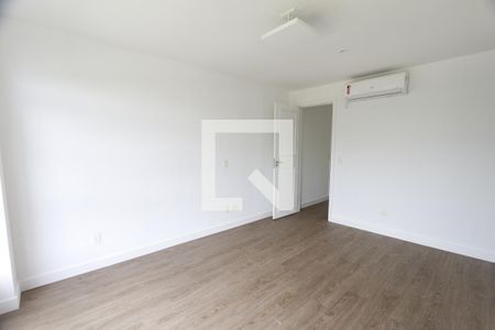 Casa de condomínio à venda com 470m², 4 quartos e 4 vagasSuíte 2