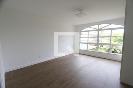 Casa de condomínio à venda com 470m², 4 quartos e 4 vagasSuíte 3