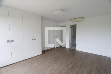 Casa de condomínio à venda com 470m², 4 quartos e 4 vagasSuíte 3