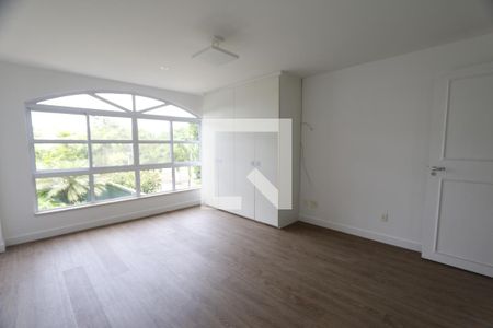 Casa de condomínio à venda com 470m², 4 quartos e 4 vagasSuíte 3