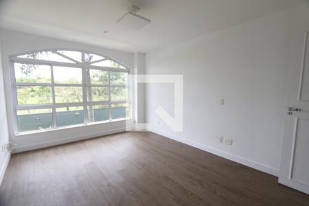 Casa de condomínio à venda com 470m², 4 quartos e 4 vagasSuíte 2