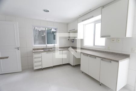 Casa de condomínio à venda com 470m², 4 quartos e 4 vagasCozinha