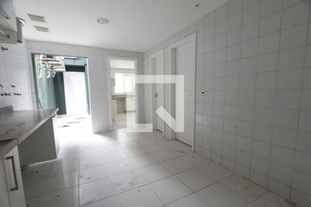 Casa de condomínio à venda com 470m², 4 quartos e 4 vagasDetalhe da area de serviço