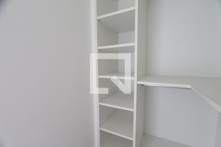 Casa de condomínio à venda com 470m², 4 quartos e 4 vagasCloset 4