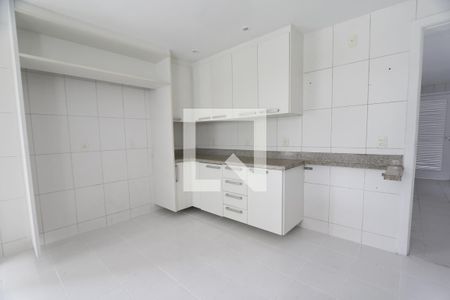 Casa de condomínio à venda com 470m², 4 quartos e 4 vagasCozinha