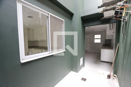 Casa de condomínio à venda com 470m², 4 quartos e 4 vagasDetalhe da area de serviço