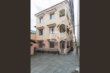 Apartamento à venda com 49m², 2 quartos e sem vaga Apartamento à venda com 49m², 2 quartos e sem vagaFachada interna do bloco