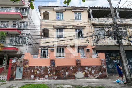 Apartamento à venda com 49m², 2 quartos e sem vaga Apartamento à venda com 49m², 2 quartos e sem vagaFachada do Prédio (fundos)