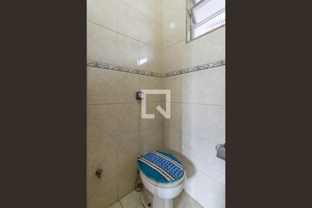 Apartamento à venda com 49m², 2 quartos e sem vaga Apartamento à venda com 49m², 2 quartos e sem vagaBanheiro