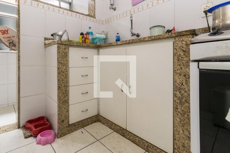 Apartamento à venda com 49m², 2 quartos e sem vaga Apartamento à venda com 49m², 2 quartos e sem vagaCozinha - Armários