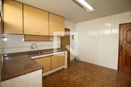 Apartamento à venda com 110m², 3 quartos e 2 vagasCozinha
