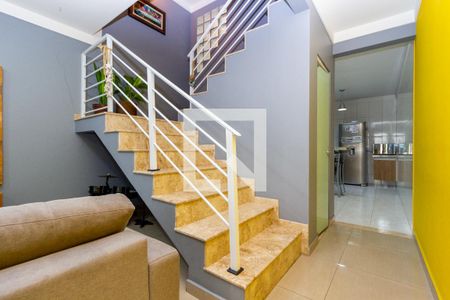 Escada de casa à venda com 2 quartos, 160m² em Água Rasa, São Paulo