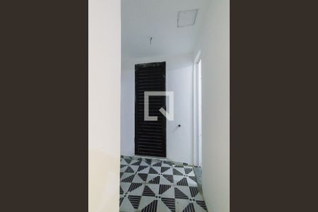 Corredor de apartamento para alugar com 1 quarto, 25m² em Jacarepaguá, Rio de Janeiro