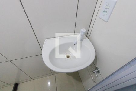 Banheiro de apartamento para alugar com 1 quarto, 25m² em Jacarepaguá, Rio de Janeiro