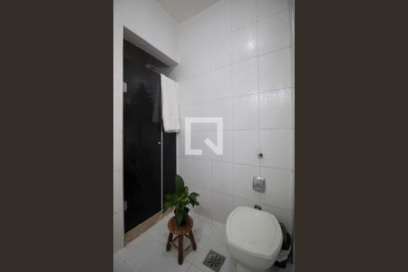 Apartamento à venda com 88m², 2 quartos e sem vagaBanheiro social