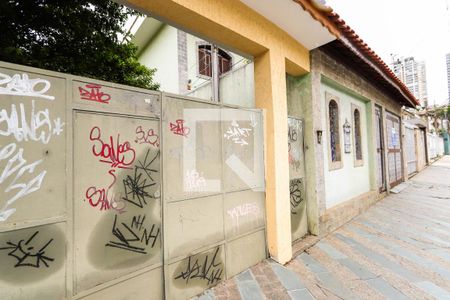 Casa à venda com 340m², 4 quartos e 4 vagasFachada