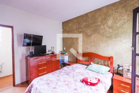 Casa à venda com 340m², 4 quartos e 4 vagasSuíte 2