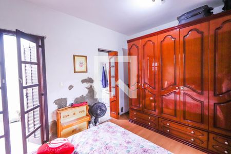 Casa à venda com 340m², 4 quartos e 4 vagasSuíte 2