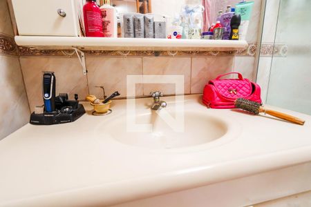 Casa à venda com 340m², 4 quartos e 4 vagasBanheiro - Suíte 1 