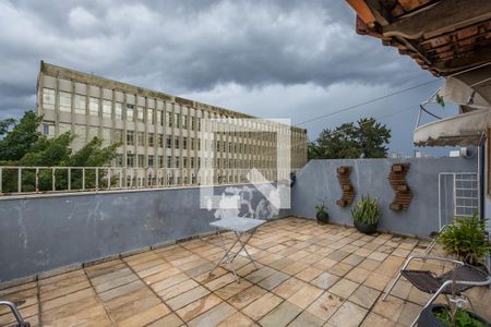 Apartamento à venda com 140m², 3 quartos e 1 vaga Apartamento à venda com 140m², 3 quartos e 1 vagaVaranda cobertura