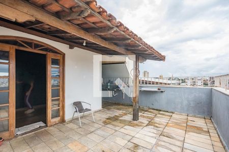 Apartamento à venda com 140m², 3 quartos e 1 vaga Apartamento à venda com 140m², 3 quartos e 1 vagaVaranda cobertura