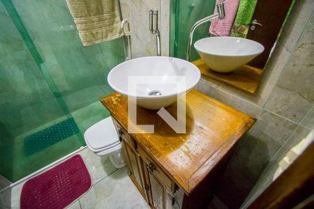 Casa à venda com 128m², 3 quartos e 3 vagasBanheiro