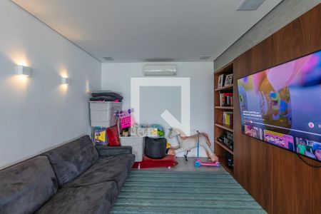 Sala de TV de apartamento à venda com 3 quartos, 261m² em Alphaville Empresarial, Barueri