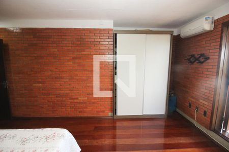 Casa à venda com 230m², 3 quartos e 7 vagas Casa à venda com 230m², 3 quartos e 7 vagasSuíte 1