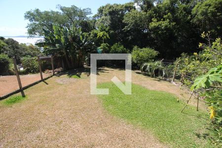 Casa à venda com 230m², 3 quartos e 7 vagas Casa à venda com 230m², 3 quartos e 7 vagasQuintal