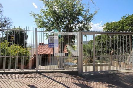 Casa à venda com 230m², 3 quartos e 7 vagas Casa à venda com 230m², 3 quartos e 7 vagasFachada