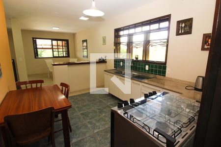 Casa à venda com 230m², 3 quartos e 7 vagas Casa à venda com 230m², 3 quartos e 7 vagasCozinha