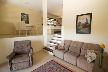 Sala de Estar de casa à venda com 3 quartos, 230m² em Espírito Santo, Porto Alegre
