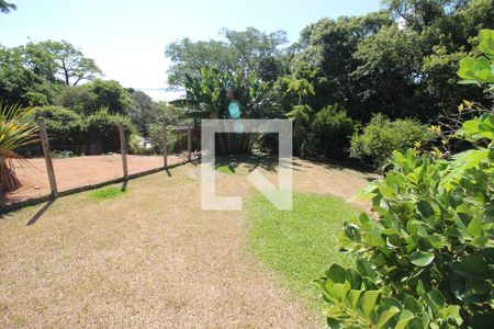 Casa à venda com 230m², 3 quartos e 7 vagas Casa à venda com 230m², 3 quartos e 7 vagasQuintal