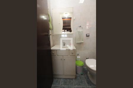 Casa à venda com 230m², 3 quartos e 7 vagas Casa à venda com 230m², 3 quartos e 7 vagasBanheiro da Suíte 2