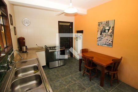 Casa à venda com 230m², 3 quartos e 7 vagas Casa à venda com 230m², 3 quartos e 7 vagasCozinha
