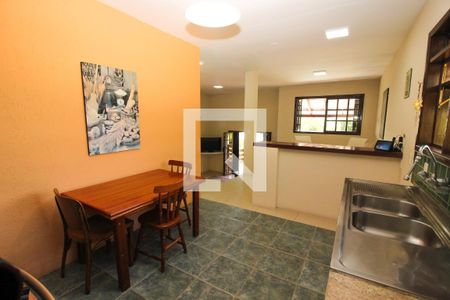 Casa à venda com 230m², 3 quartos e 7 vagas Casa à venda com 230m², 3 quartos e 7 vagasCozinha