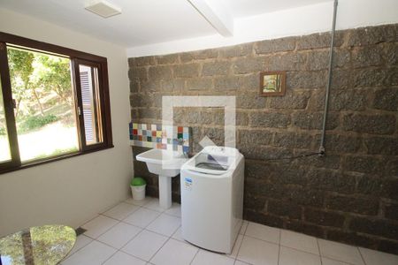 Área de Serviço de casa à venda com 3 quartos, 230m² em Espírito Santo, Porto Alegre