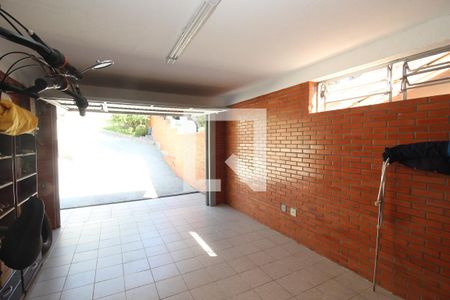 Garagem de casa à venda com 3 quartos, 230m² em Espírito Santo, Porto Alegre