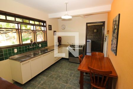 Cozinha de casa à venda com 3 quartos, 230m² em Espírito Santo, Porto Alegre