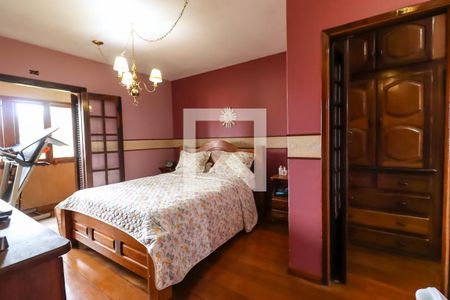 Casa à venda com 289m², 5 quartos e 3 vagasSuíte 1