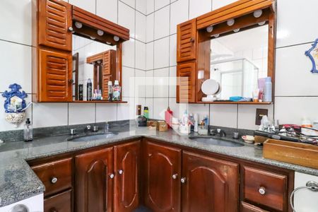 Casa à venda com 289m², 5 quartos e 3 vagasBanheiro da Suíte 1