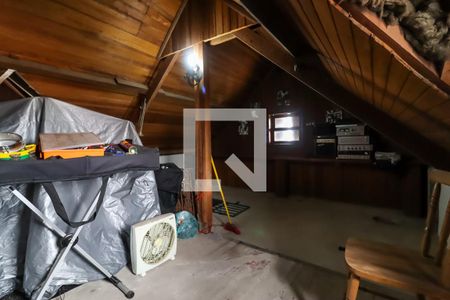 Casa à venda com 289m², 5 quartos e 3 vagasSótão 