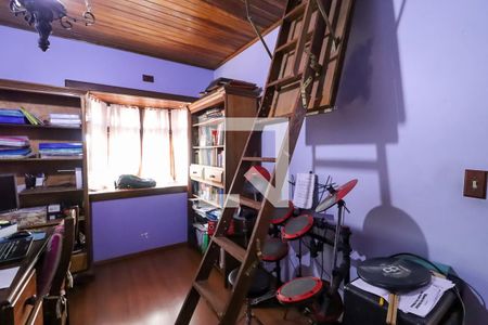 Casa à venda com 289m², 5 quartos e 3 vagasQuarto 2