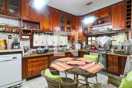 Casa à venda com 289m², 5 quartos e 3 vagasCozinha