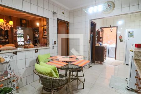 Casa à venda com 289m², 5 quartos e 3 vagasCozinha