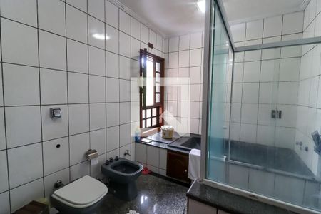 Casa à venda com 289m², 5 quartos e 3 vagasBanheiro da Suíte 1