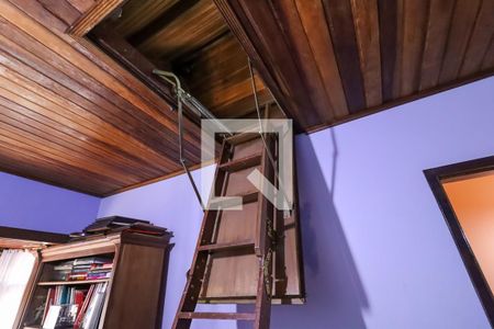 Casa à venda com 289m², 5 quartos e 3 vagasQuarto 2