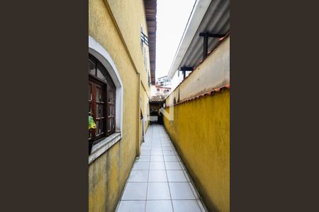 Casa para alugar com 200m², 3 quartos e 2 vagasLateral